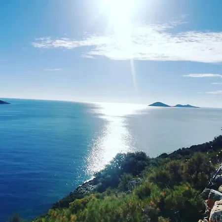 Villa Havuzu Disaridan Goeruenmeyen Jakuzili Oezel Havuzlu Lueks